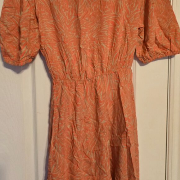 Dresses with tags - Picture 4 of 16